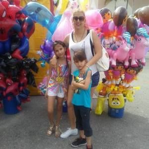 Meet your Posher, Yanara